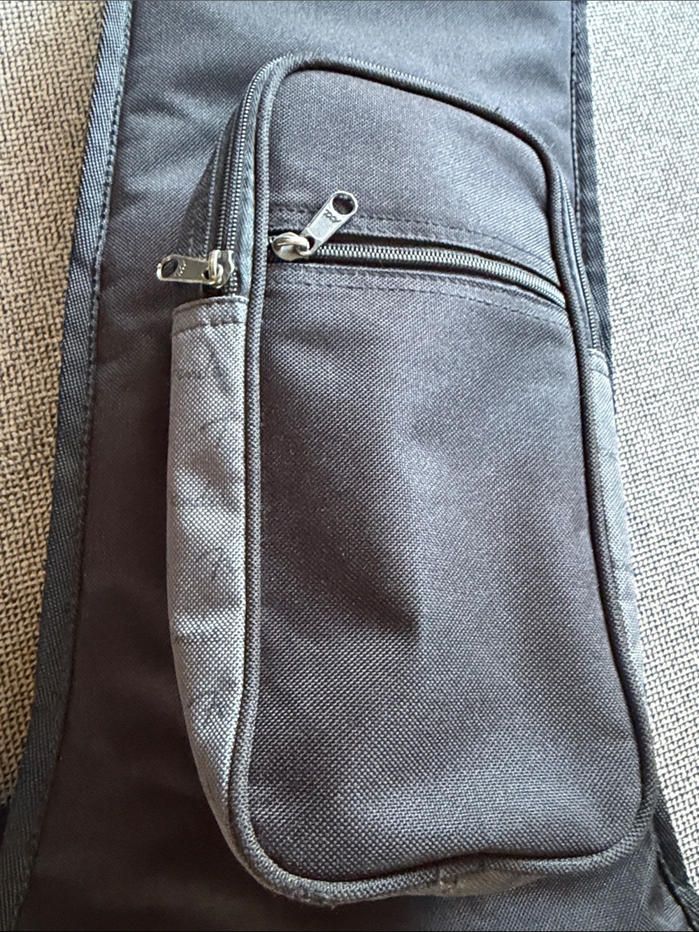 Fender Black Padded Guitar Gig Bag with Front Pockets - Picture 5 of 6